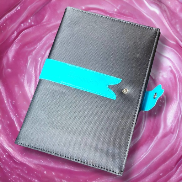 Renogy - E.FLEX 21 Portable Solar Panel - Black - Picture 2 of 9